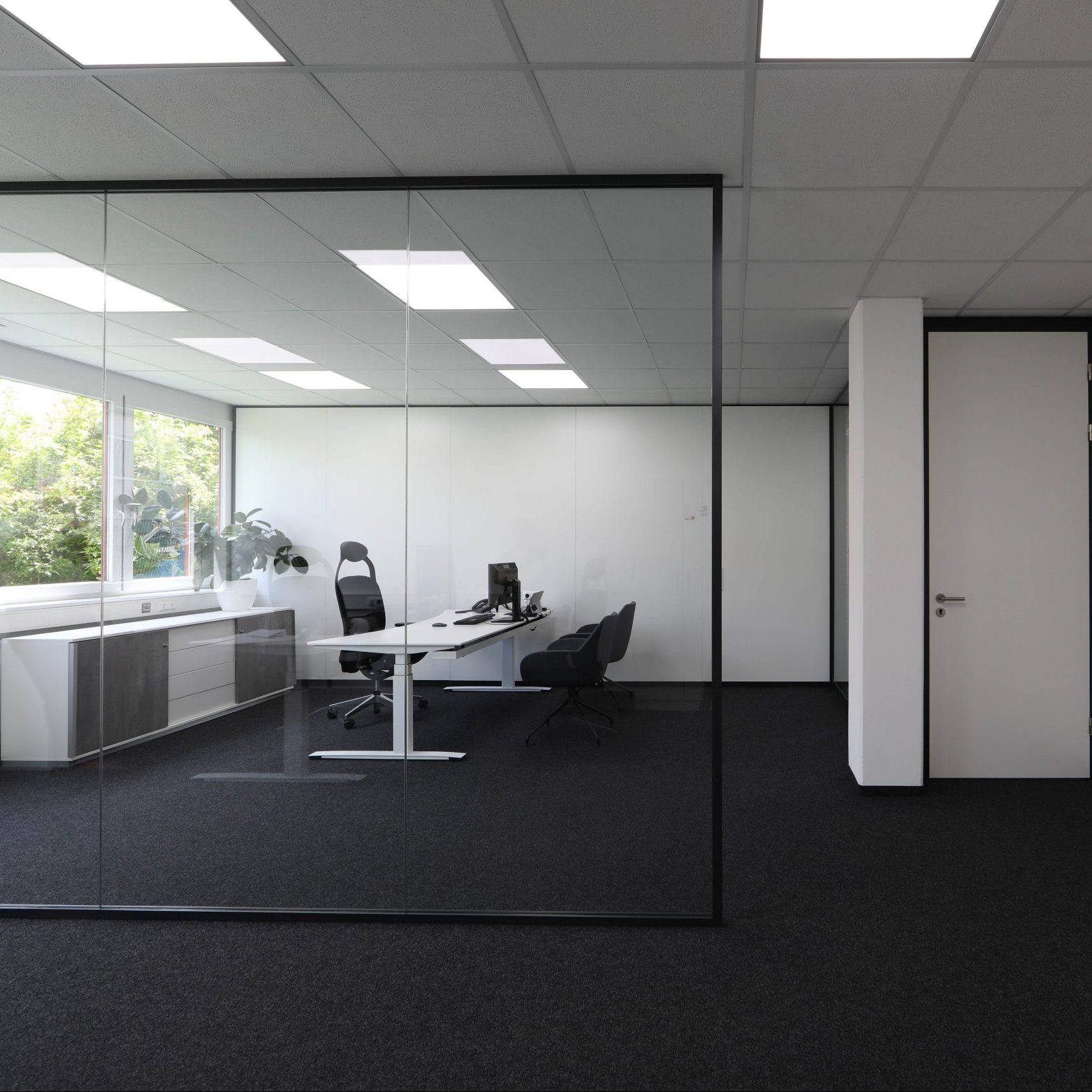 Ihre modernen Glastrennwände für Büro und Verwaltung